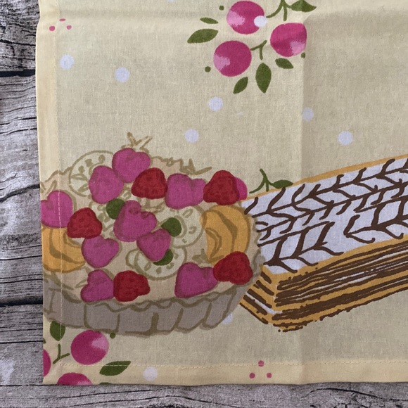 NWT Kitchen Towel Peking Handicraft Strawberry Desserts 18 x 25” - Picture 2 of 4